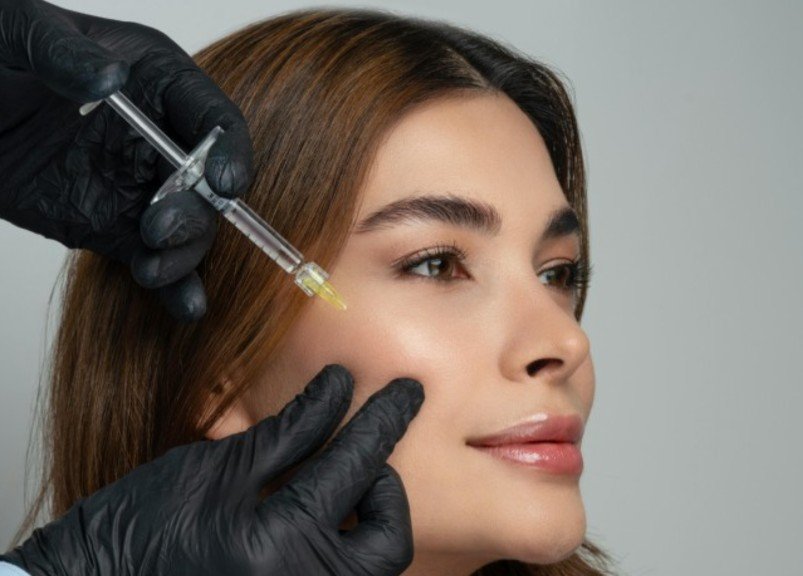 Rejuvenecimiento facial con Radiesse en bogotá en 2026 - Praesenti clinic