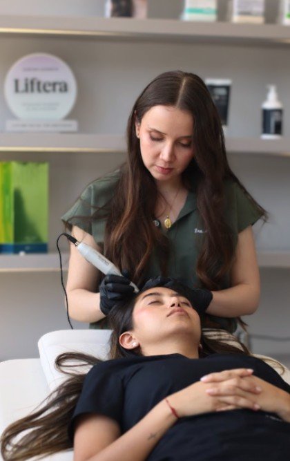 Mesoterapia capilar en Bogotá - Clínica estética Praesenti