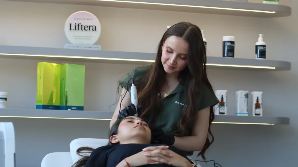 Fortalecimiento del cabello con mesoterapia capilar - Praesenti